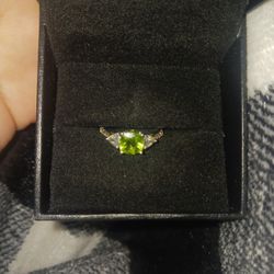 For You Girlfriend  Or Wife  It's A Peridot  Ring  Real Siver 