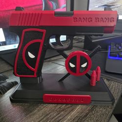 3d printed Deadpool gun statue