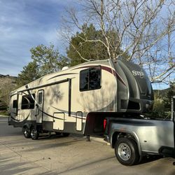 20 12  Fifth Wheel 3 Slide Out