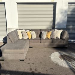 🚚FREE DELIVERY🚚 Sectional Couch 