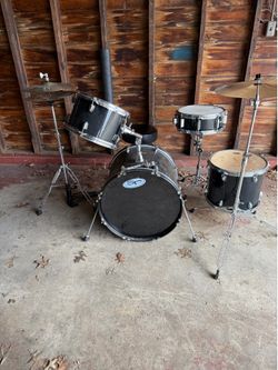 SP 6- piece Drum Set with pedal and stool
