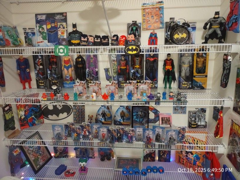 DC action Figures And Collectables