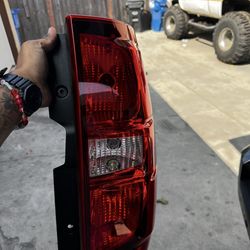 2011 Chevy Tahoe Stock Head Lights 
