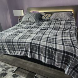 King Bedroom Set/Adjustable Split King 