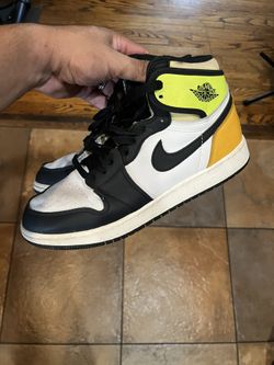 Jordan 1 High White Black Volt University Gold Size 6.5