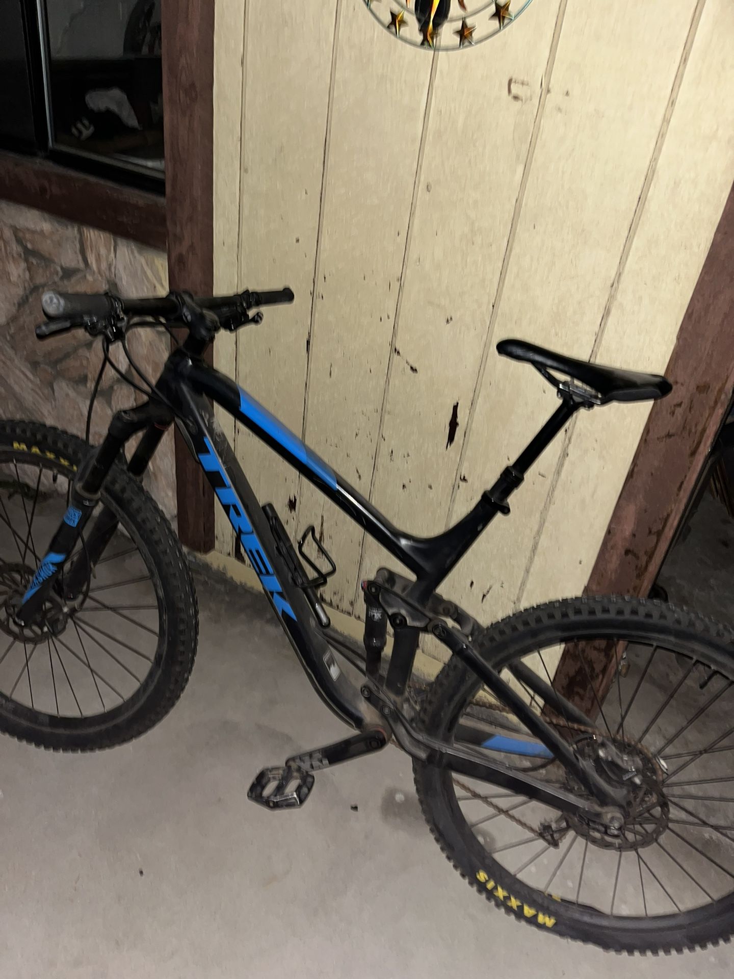 Dual Suspension Trek Mountain Bike.