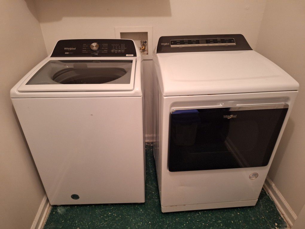 Whirlpool Washer and Dryer 6 months old