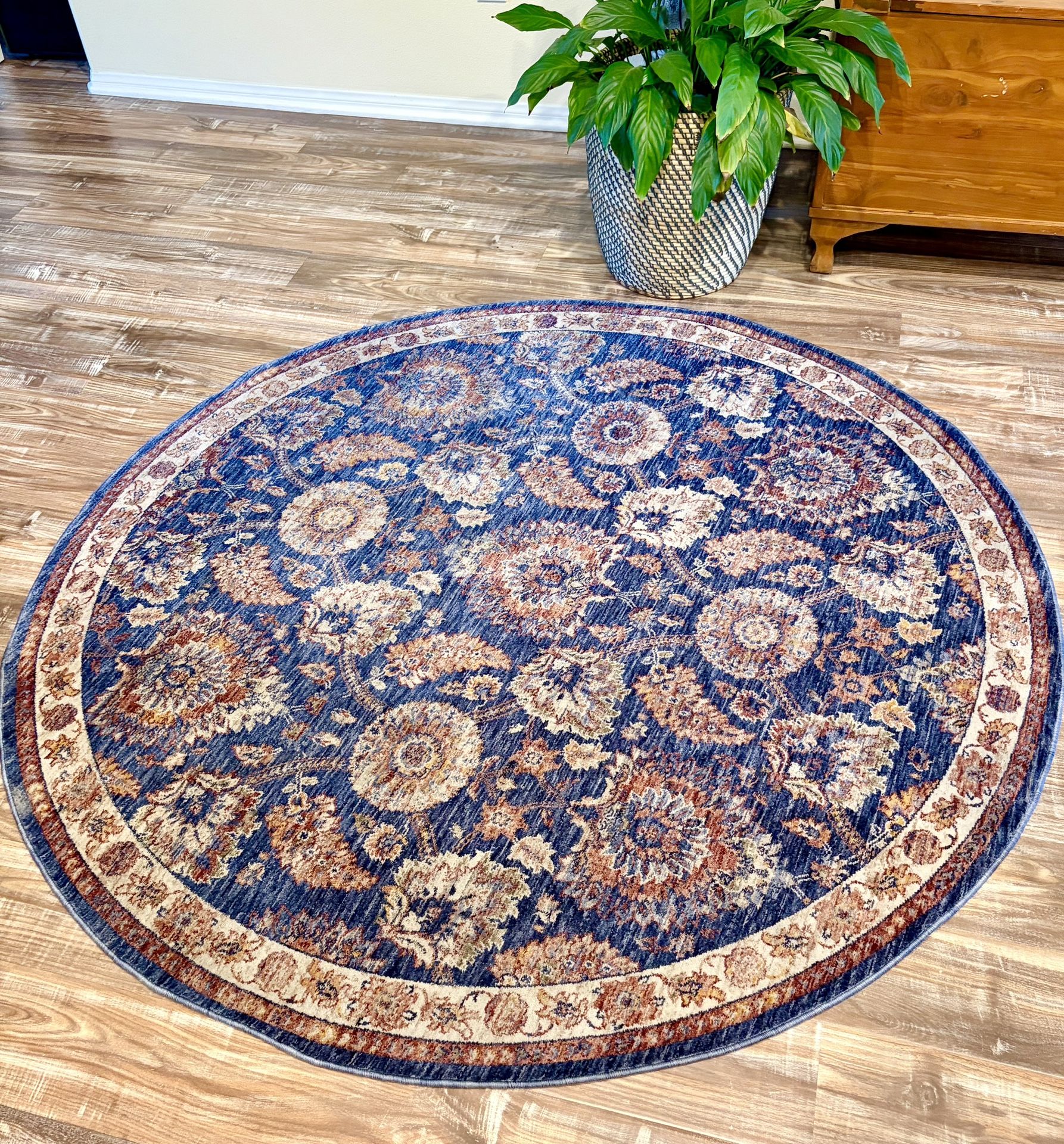 Traditional Hammond Turkish Round Formal Rug