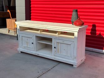 White TV Stand / Entertainment Center