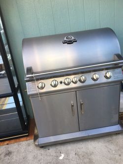 Grill barely used in great conditions