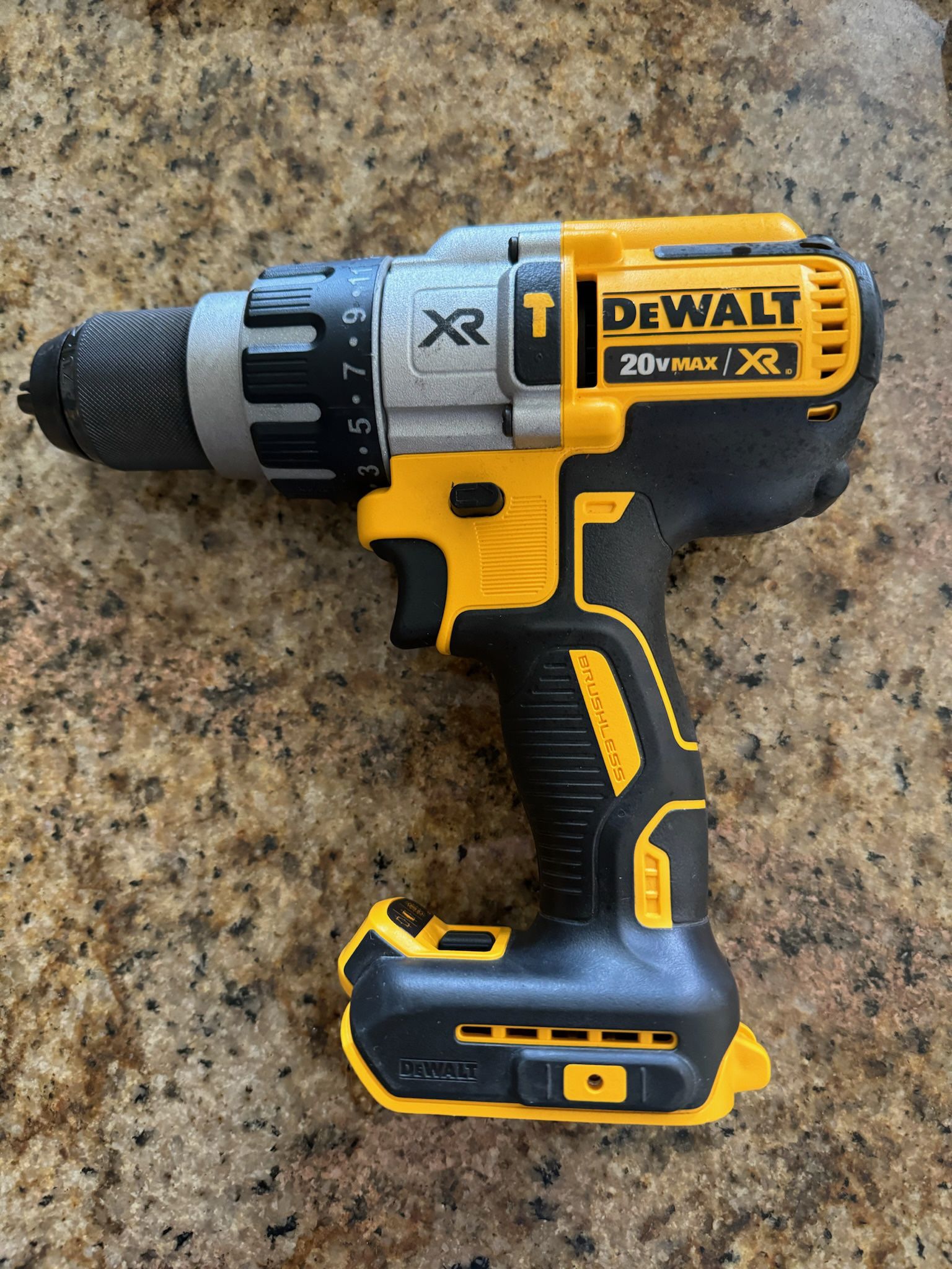 Dewalt 20v Hammer drill  (new)(tool only)