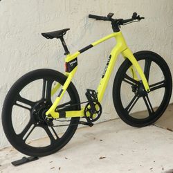 $4,000 MSRP ELECTRIC CARBON FIBER BIKE KIMOA LABS WITH HYDRAULIC DISK BRAKES AND PEDAL ASSIST