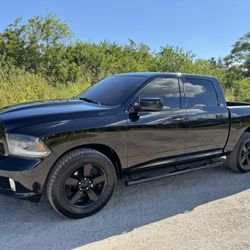 2015 RAM 1500 EXPRESS 5.7L HEMI *RWD*CLEAN FL TITLE* BUY HERE PAY HERE  *ONLY 143,000 MILES  *TWO OWNER  SHORT BED  CREW CAB  4 NEW TIRES  UNMOLESTED 
