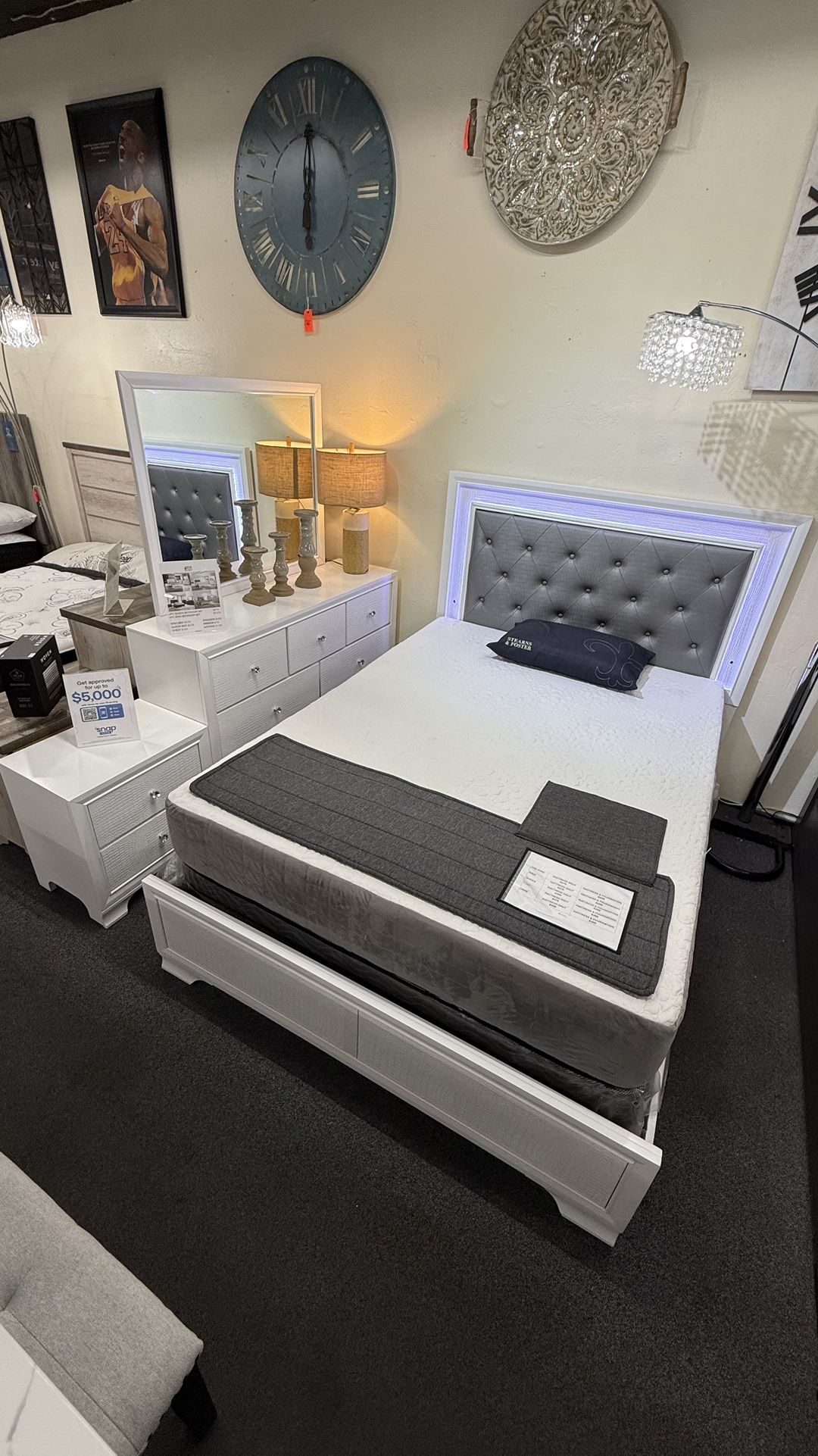 4Pc Queen Bedroom Set