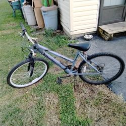 Roadmaster 18 Speed 26 In Mountain Bike 