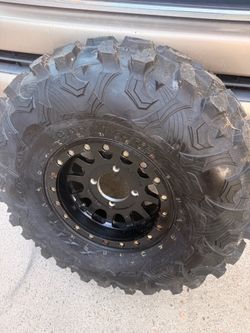 UTV  Mud Tire on Beadlock Wheel can am x3 32 inch