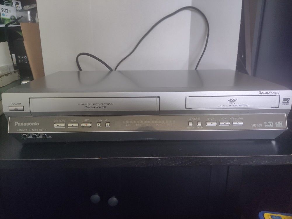 Panasonic VCR DVD Combo Player PV-D4745S TESTED - No remote
