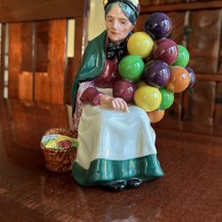 Royal Doulton, Figurine, The Balloons, Solar Marked, And Numbered, Hn1315 Made In England 7 Inches Tall