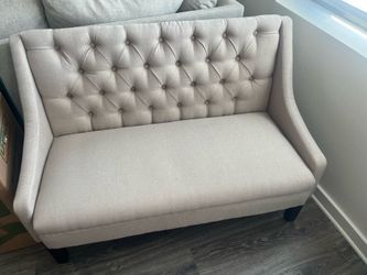 Tufted Upholstered Bench / Settee – Excellent Condition