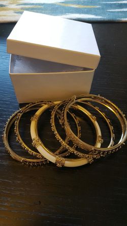 5 metal bracelets