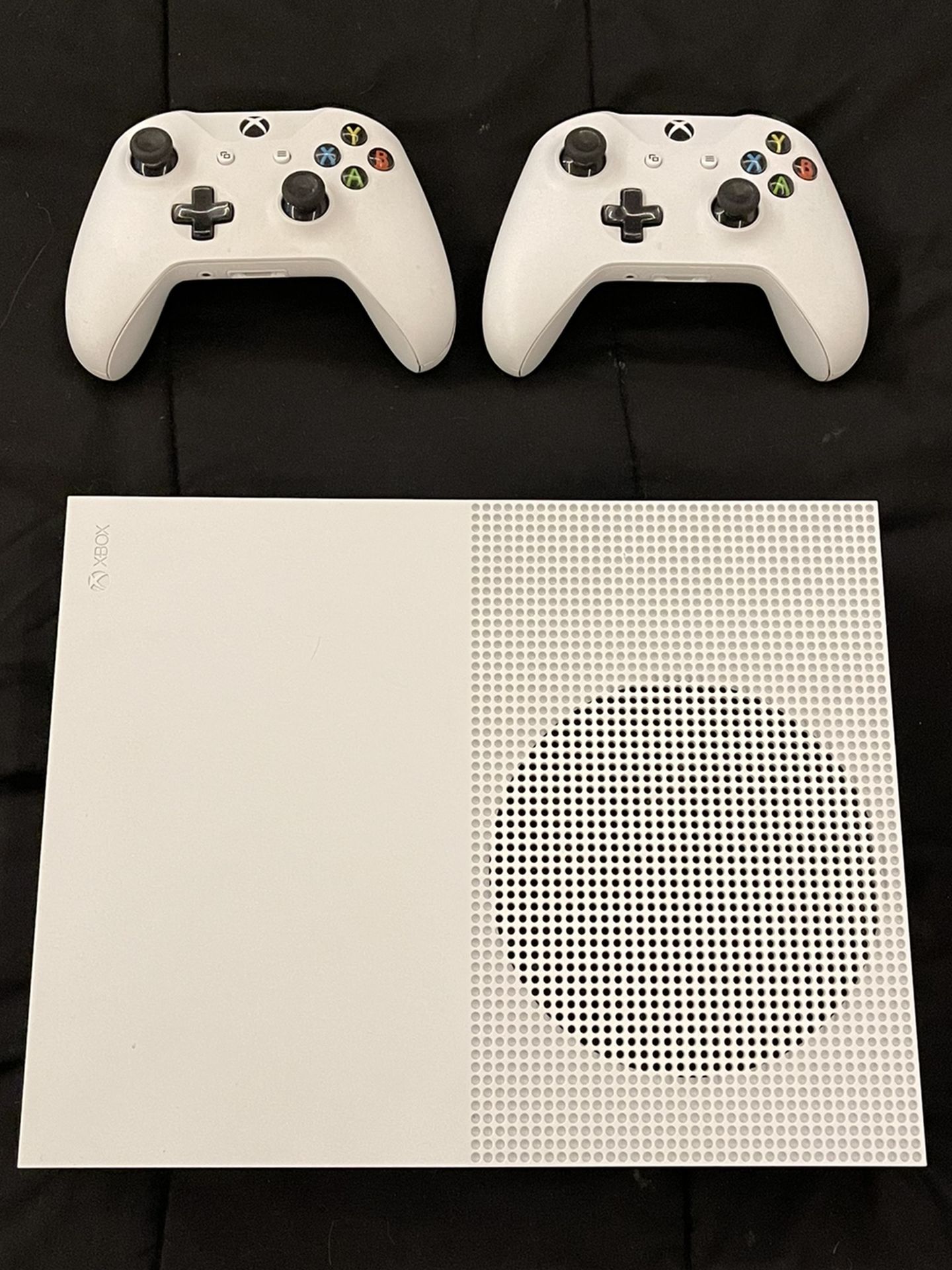 XBOX ONE S 1TB CONSOLE WITH TWO REMOTES