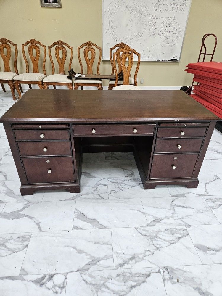 Office Desk