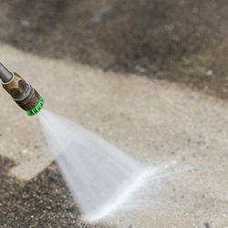 Power Washing Work Draveway House Deck