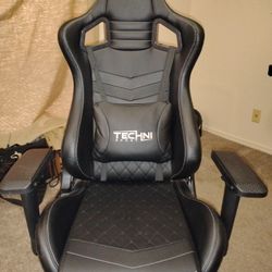 Gaming Chair - Super Comfy!