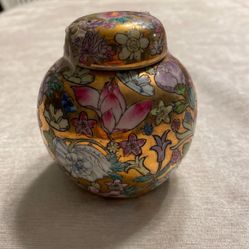 Vintage Chinese Hand Painted Porcelain Jar With Lid 