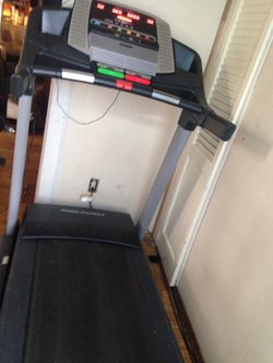 Pro form proshox elite 2 treadmill for Sale in Lincoln Park MI OfferUp
