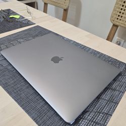 2018 Macbook Pro A1989 i7,16Gb,1Tb SSD,13” LCD, Charger,Space Gray Color, Ori Box,Office 2022 for Great Purchase