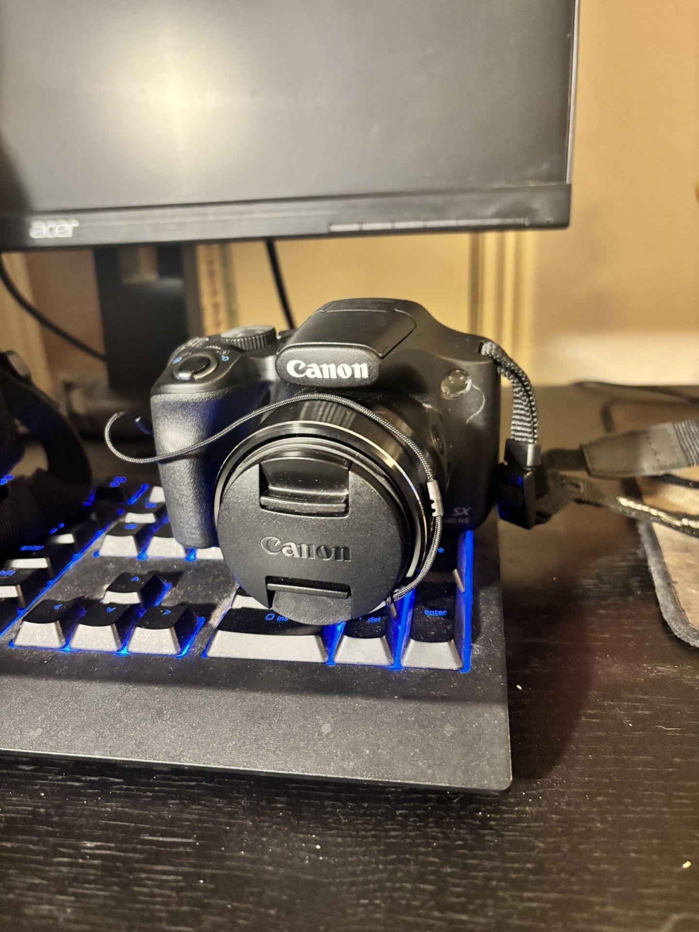 Canon SX740HS
