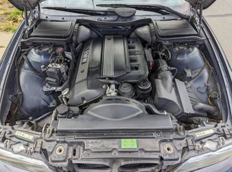 2002 BMW 525i