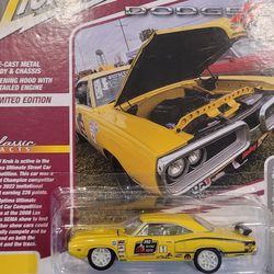 Johnny Lightning chase super bee