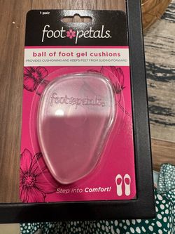 NIB Foot Petals Ball of foot gel Cushions