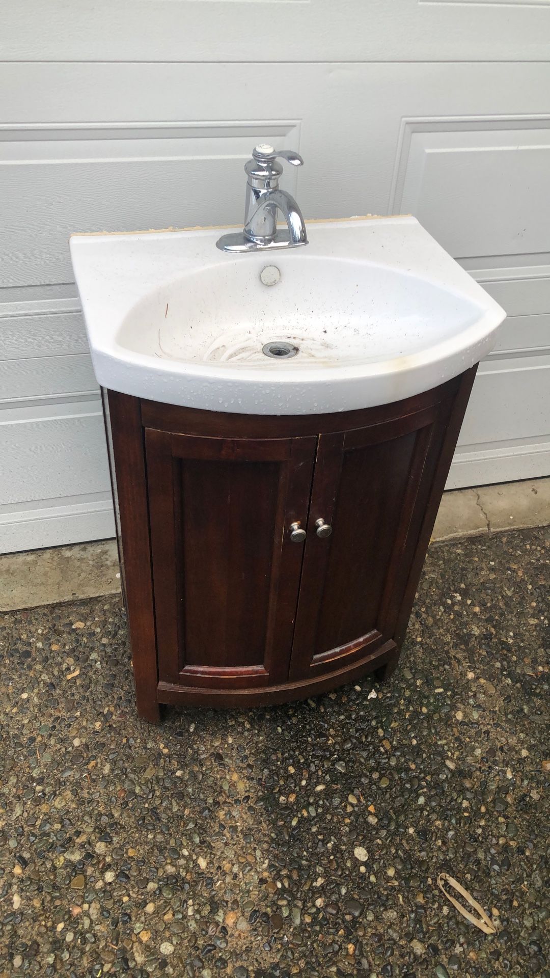Free Sink Pedestal 