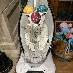 4moms Mamaroo Infant Swing, Older Model, Newborn Insert Included *read Description*