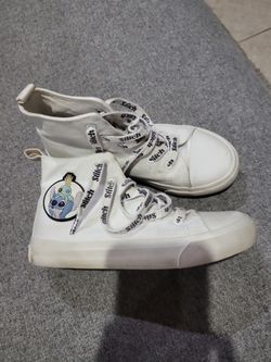 Girl's Stitch tennis shoes size 2