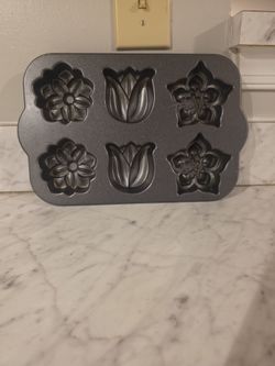 6-Cavity Flower Shaped Cake Baking Pan