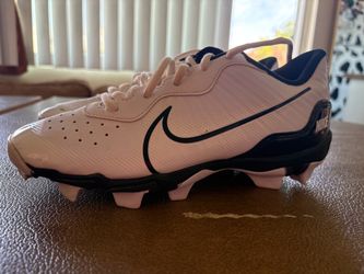 Size 7 Nike Alpha Huarache cleats