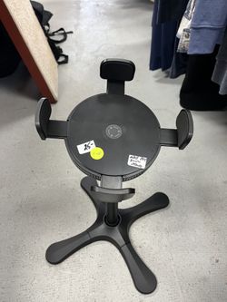 Adjustable pet bowl stand. PLEASE READ DESCRIPTION