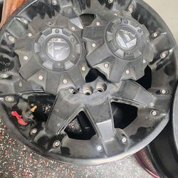 Fuel jeep rims 17's 4 rims