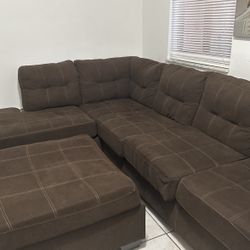 Leather brown in L Couch ( Sofa de tela carmelita en forma de L )
