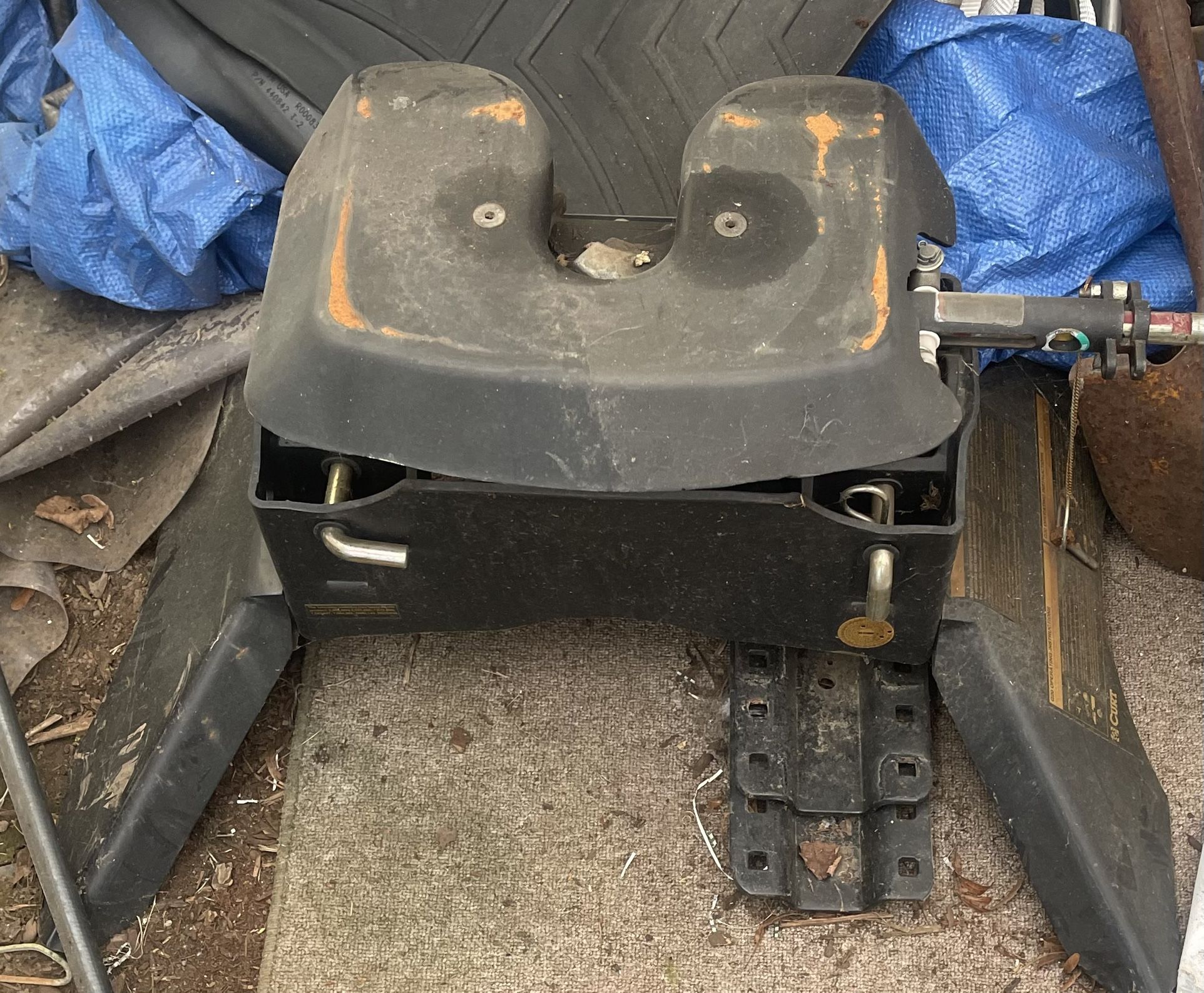 Fifth wheel Hitch