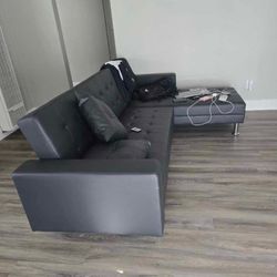 New Convertible Sectional.  Black Or White Leather.  99x62x34H; 72x70x22H.  Free Delivery!
