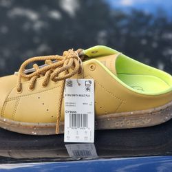 Adidas Sneakers