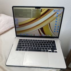 MacBook Air 15inch m2 8+256
