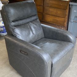 Power Recliner-Leather