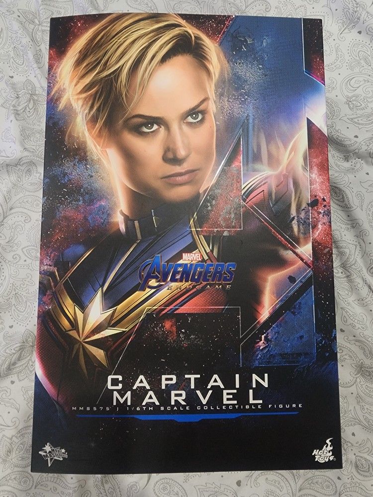NEW HOT TOYS AVENGERS ENDGAME CAPTAIN MARVEL 1/6TH SCALE FIGURE MMS575 NIB