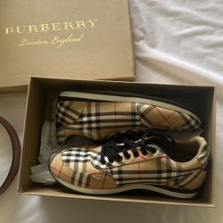 Burberry flats size 10 sale